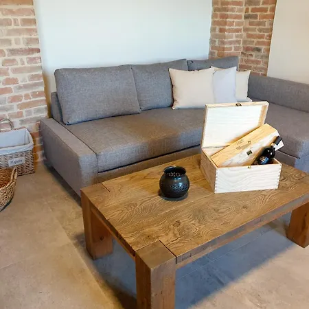 Bella Collina Apartman *